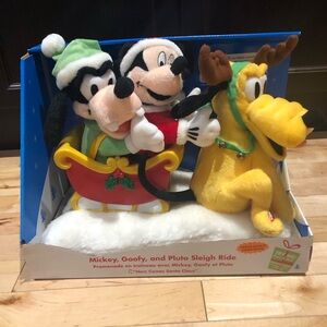 Gemmy Disney Mickey, Goofy, and Pluto Holiday Sleigh Plush Set